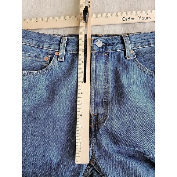 Levis 501 Jeans Mens 34x29 Button Fly Straight Blue Mid Rise Cotton Medium Blue - Picture 8 of 13